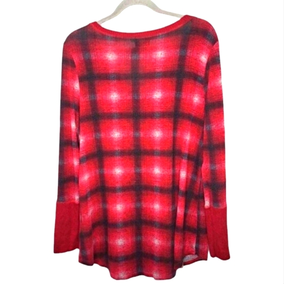 Maurices Red and Black Plaid V Neck Sweater Top Size Large - Picture 2 of 6